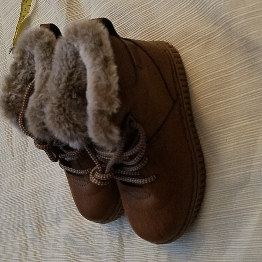 Kids boots